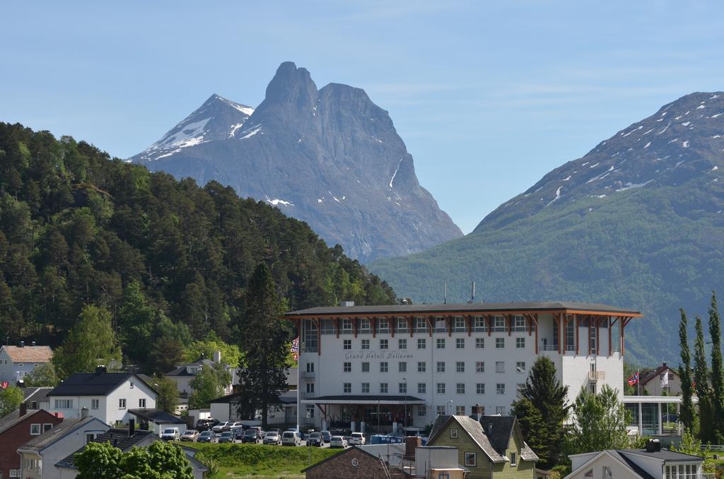 Grand Hotel - By Classic Norway Hotels 翁达尔斯内斯 外观 照片